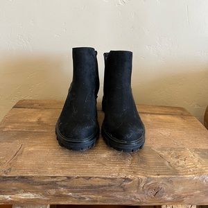 Unisa Black boots
